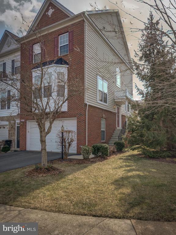 Building Photo - 42451 Magellan Square