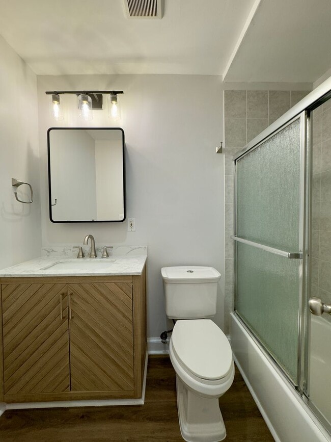 Building Photo - Beautiful 3Bed/2.5Bath Home in the City