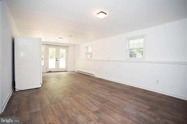 Building Photo - 115 Woodland Rd