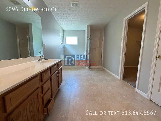 Building Photo - 6096 Driftwood Ct
