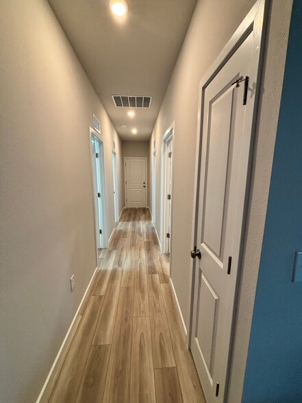 Building Photo - 14852 Macadamia Ln