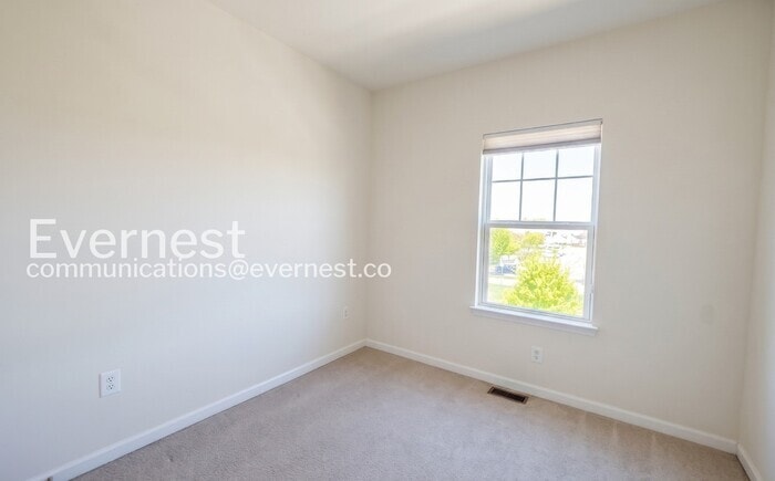 Building Photo - 1809 Noyack Ln