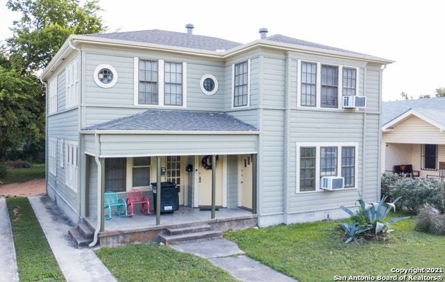 Primary Photo - 2020 W Woodlawn Ave