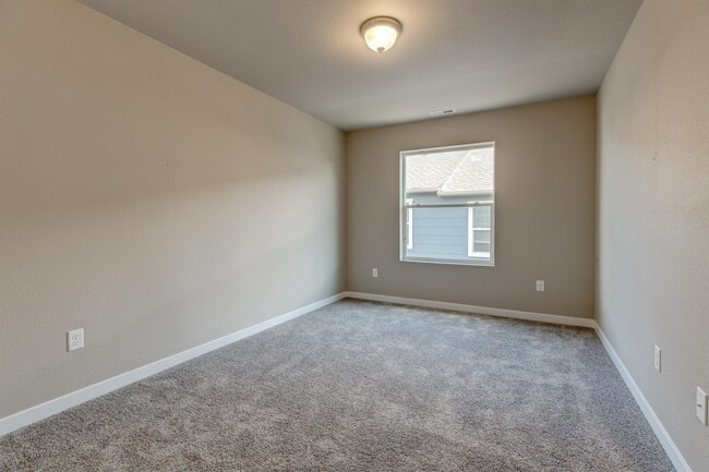 Building Photo - 4685 Pleasant Port View