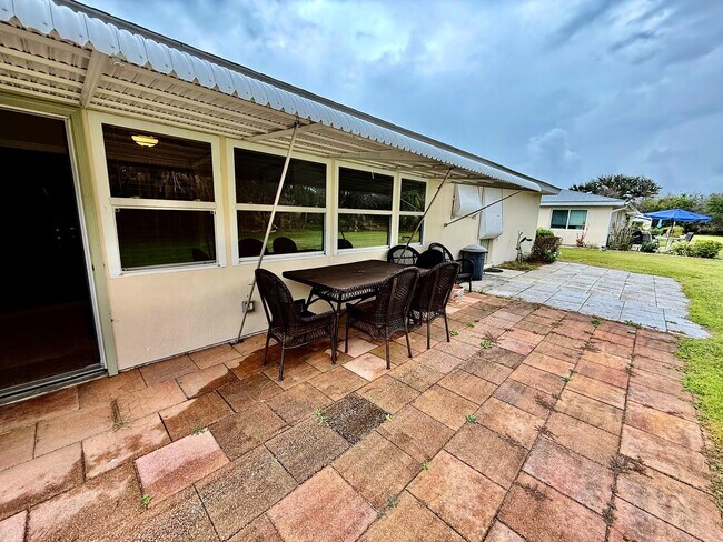Building Photo - 916 Savannas Point Dr