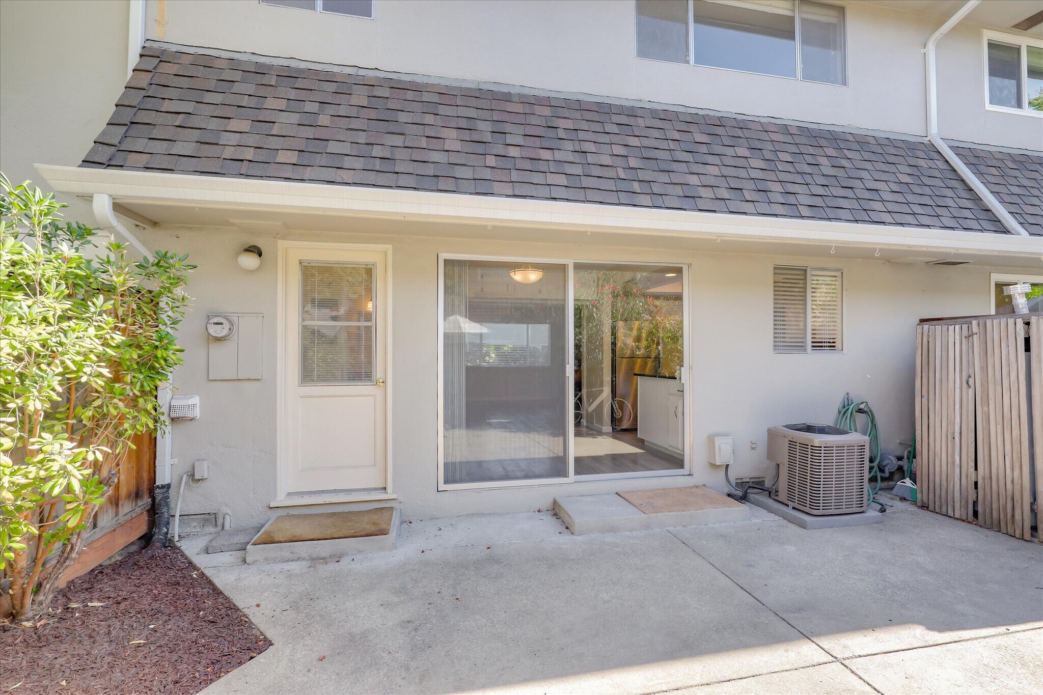 Building Photo - 66 Miramonte Dr