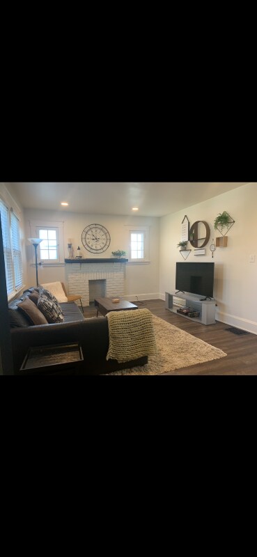 Building Photo - 201 E 26th St