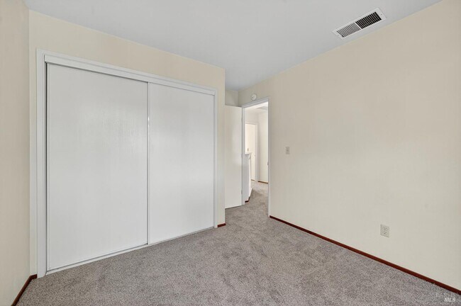 Building Photo - 206 Bridgewater Cir