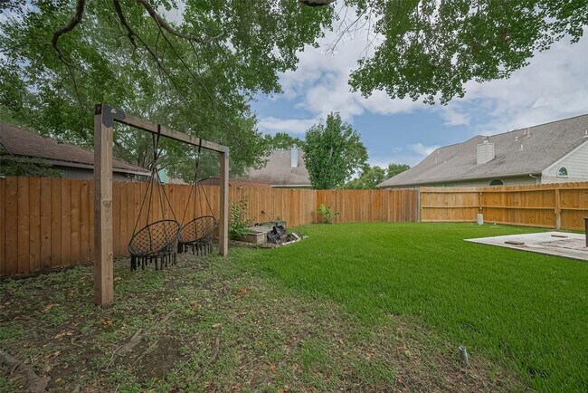 Building Photo - 4502 Twin Elm Dr