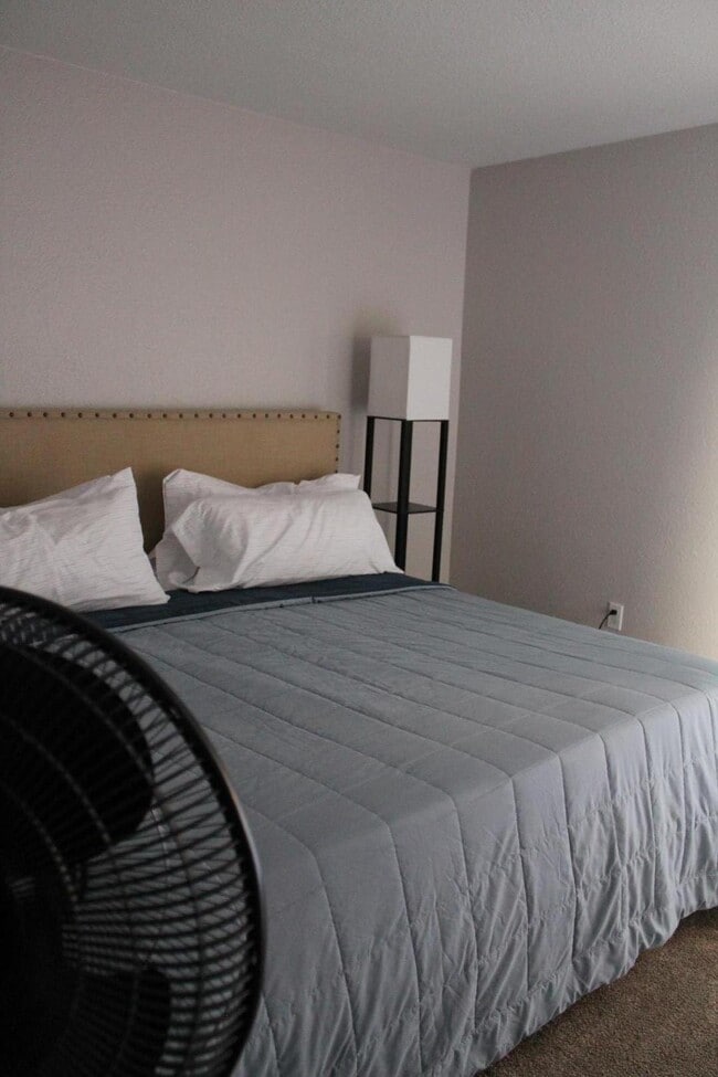 Building Photo - 4950 N Miller Rd