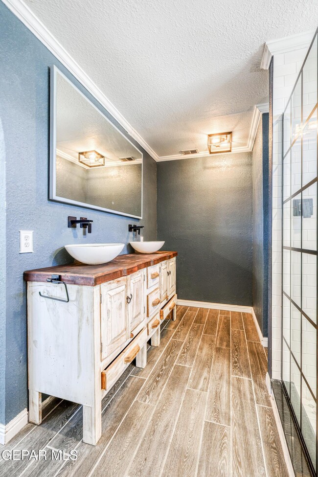 Building Photo - 6821 Pearl Ridge Dr