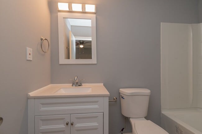 Building Photo - Updated 3 bed/2 bath home for lease in Old...