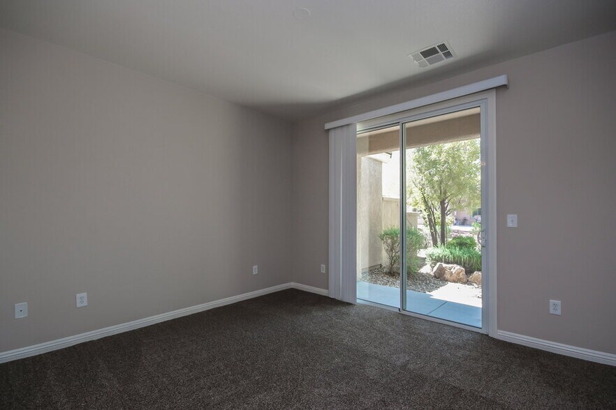 Building Photo - 10223 Villa ARCENO Ave