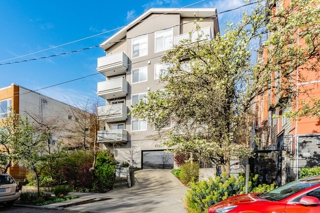 Building Photo - Hillside 411