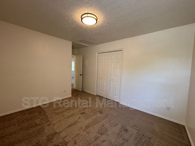 Building Photo - 425 E 1050 S