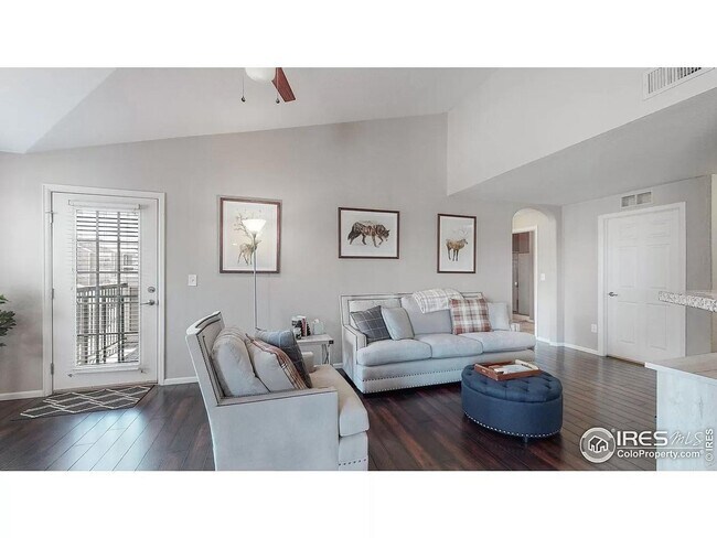 Building Photo - 2 Bed 2 Bath With Mountain views