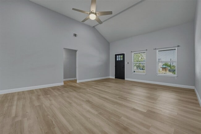 Building Photo - 324 Hillcroft Rd