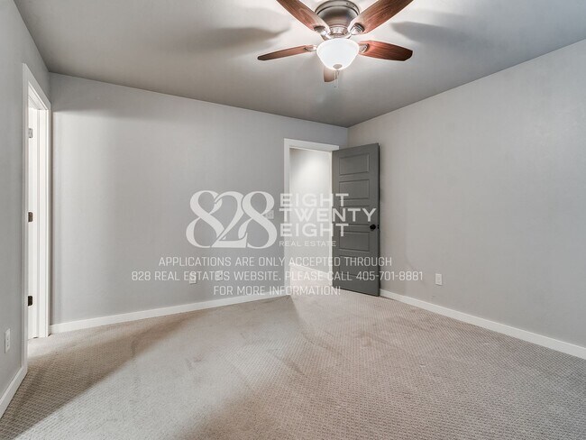 Building Photo - West Normans Best Kept Secret! 3 bd/2.5 bath Beautiful Townhome!