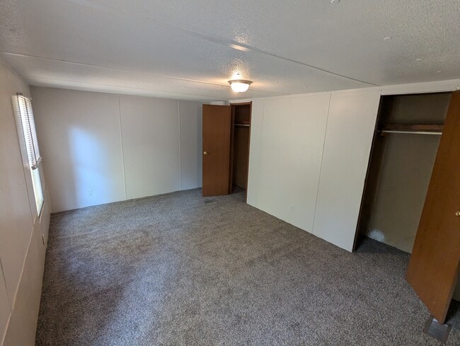 Building Photo - 123 Ransdell Ln
