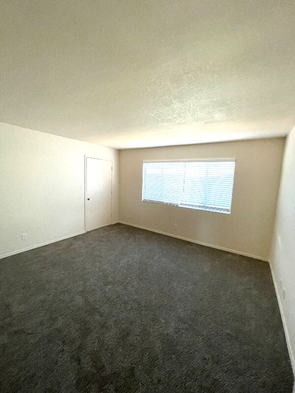 Building Photo - 226 E J St