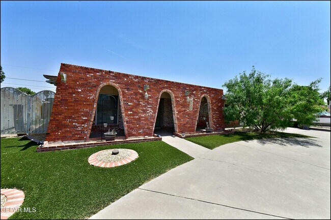 Building Photo - 9125 W H Burges Dr