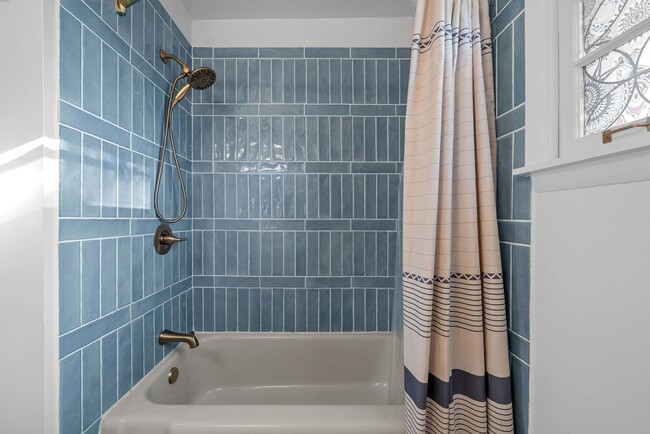 Building Photo - 102 Preston Dr