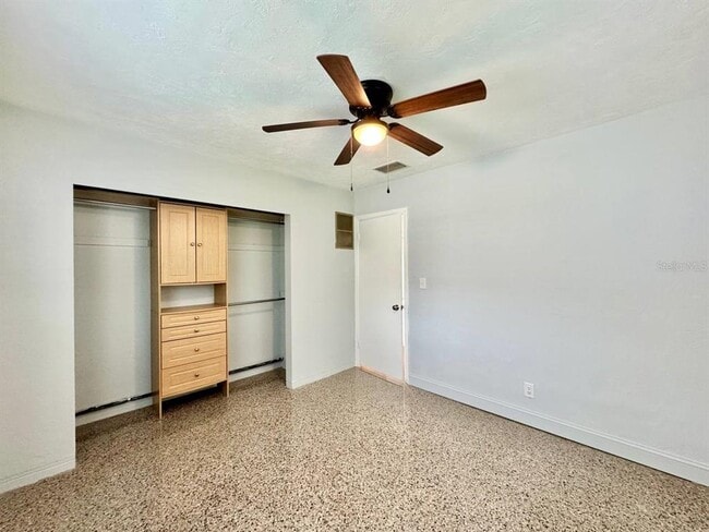 Building Photo - 10932 104th Ave