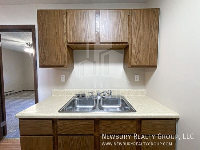 Building Photo - 16 Clearview Meadows