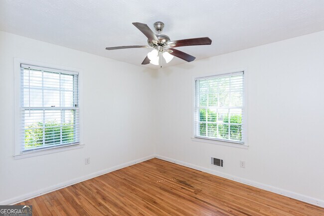 Building Photo - 6551 Bussell Way
