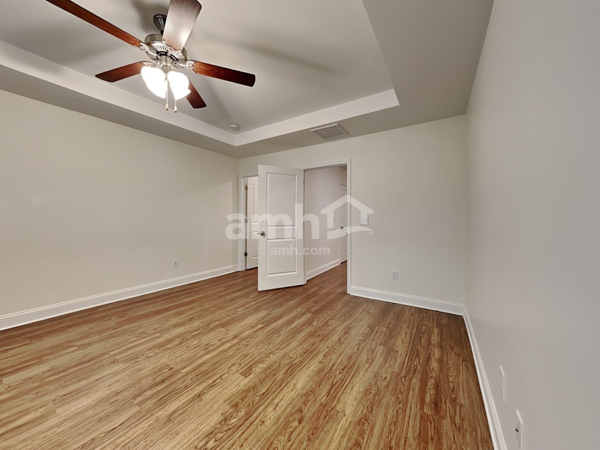 Building Photo - 105 Doral Blue Dr