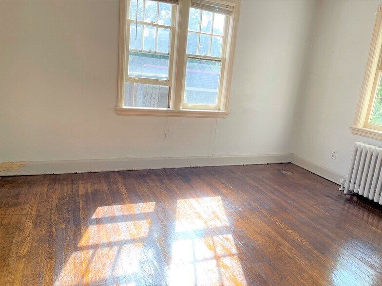 Building Photo - 1405 Severn St