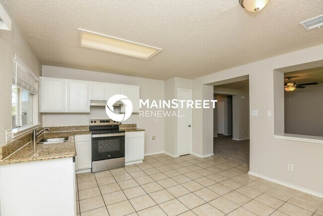 Building Photo - 3 Bedroom Pet-Friendly Home in Fort Worth, TX with Main Street Renewal