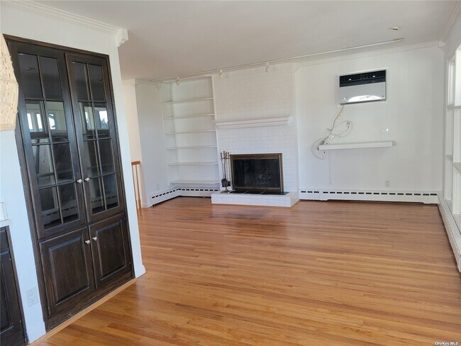 Building Photo - 319 Asharoken Ave
