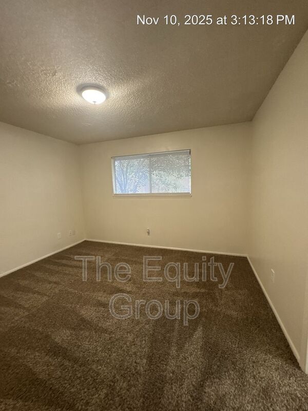 Building Photo - 332 N Westfield St