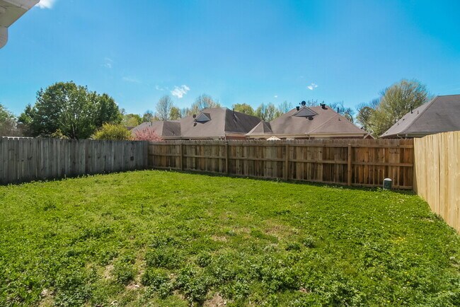 Building Photo - 8471 Cross Point Dr