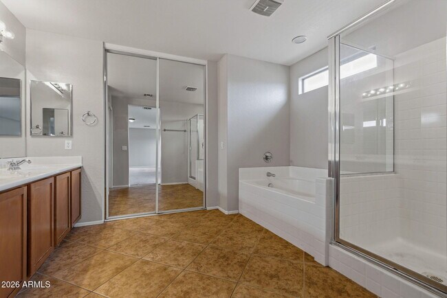 Building Photo - 9444 W Hubbell St