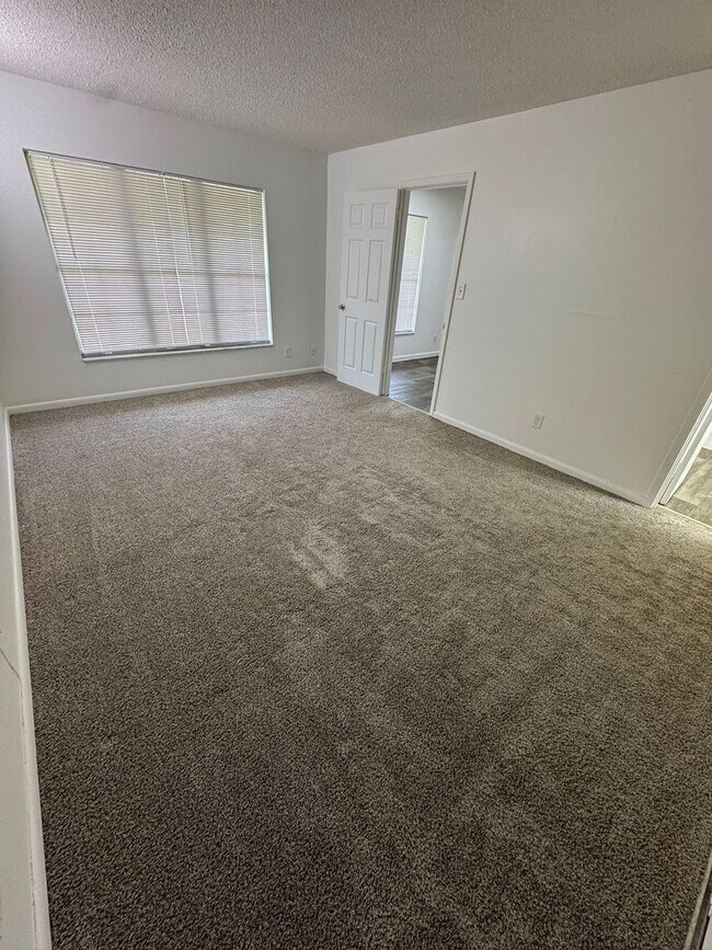 Building Photo - 1745-3 NE 2nd Street-