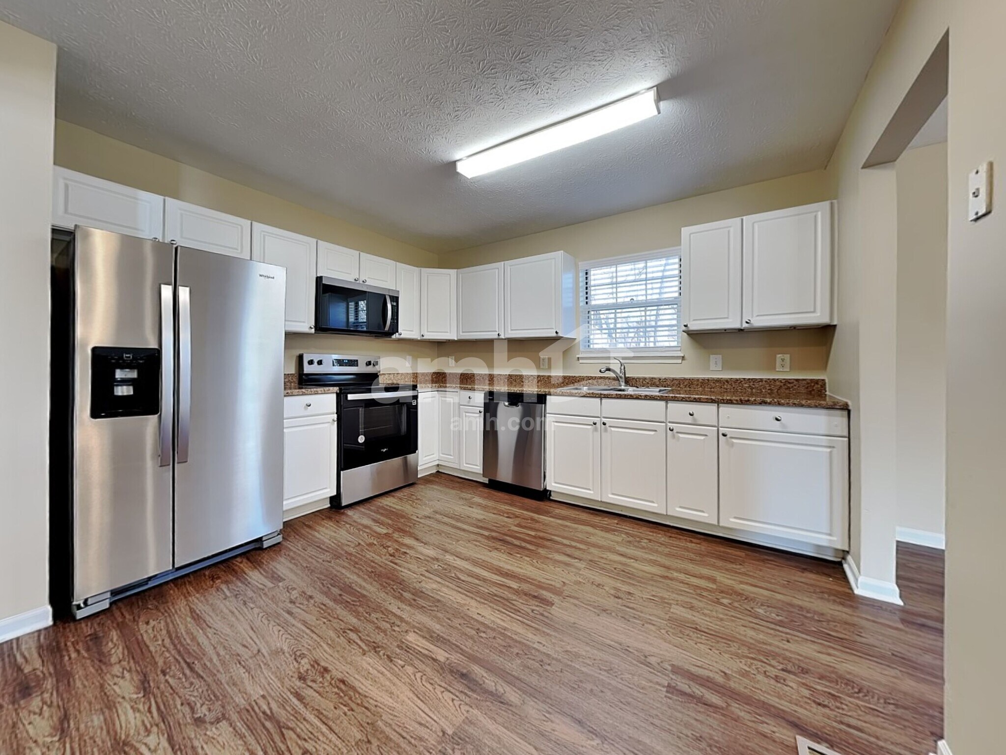 Building Photo - 420 Randy Ln