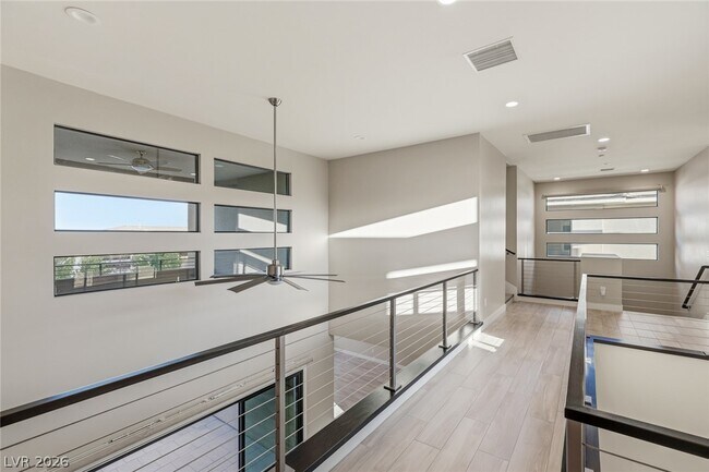 Building Photo - 64 Grey Feather Dr