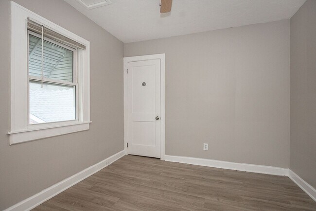 Building Photo - 4011 Dawnshire Ave