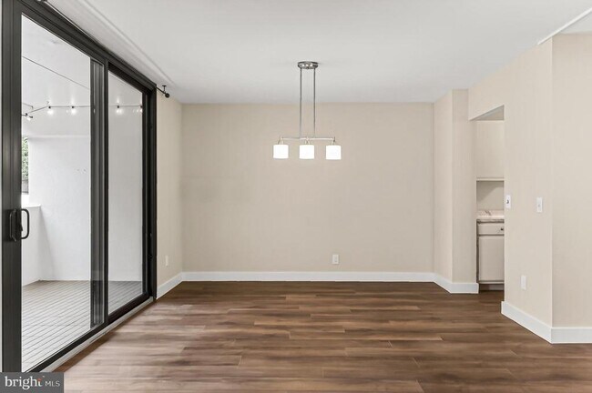 Building Photo - 6101 Edsall Rd