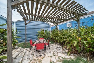 Building Photo - 6317 P 1 2 Unit