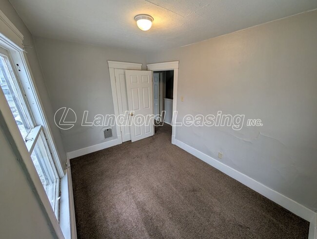 Building Photo - $599 Security Deposit Special!