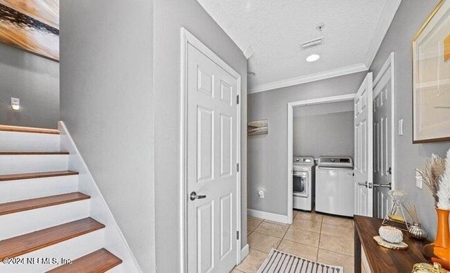 Building Photo - 400 14th Ave N