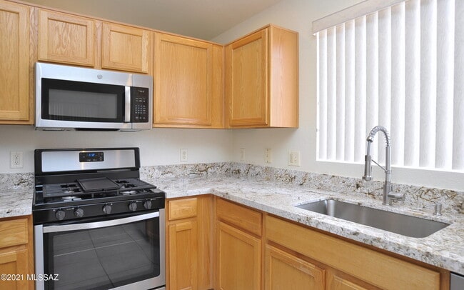 Building Photo - 2633 W Cezanne Cir