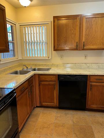 Building Photo - 2406 Sunflower Dr