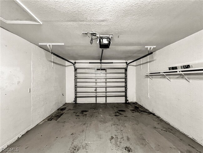 Building Photo - 1215 SE 8th Ave