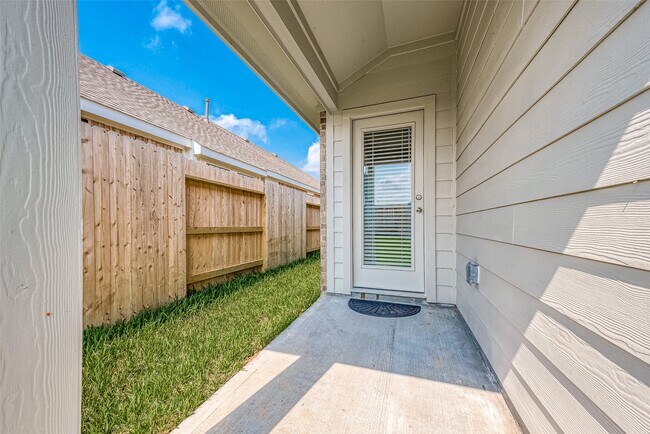 Building Photo - 7538 Coral Ter Dr