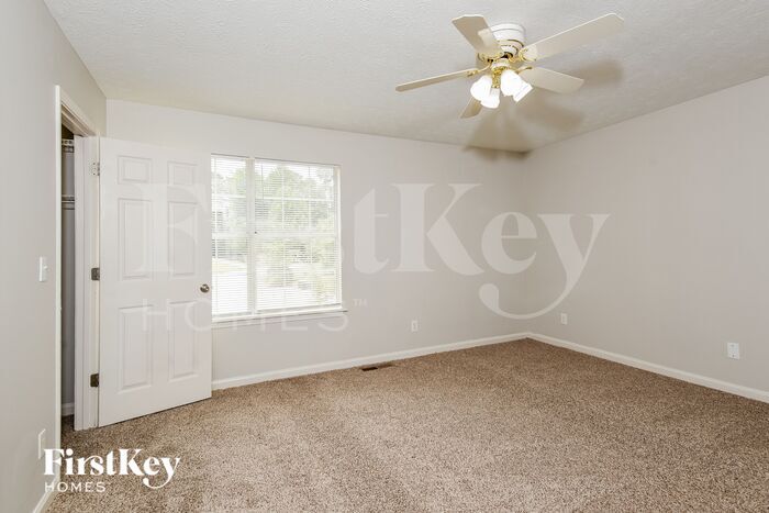Building Photo - 2430 Century Ln