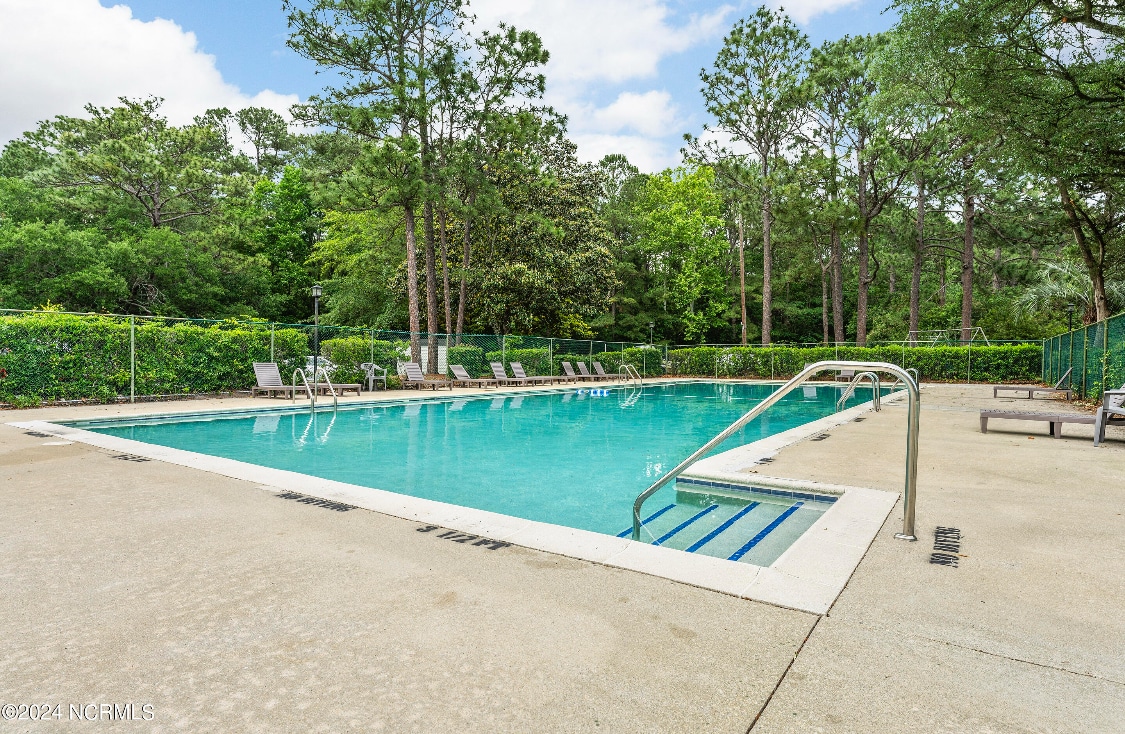 Building Photo - 4905 Pompano Ct
